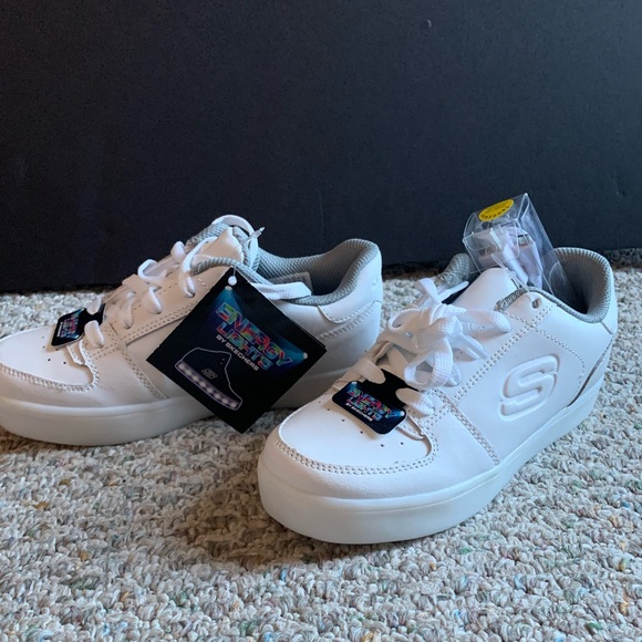 Skechers light up leather sneakers (unisex) - Picture 4 of 8